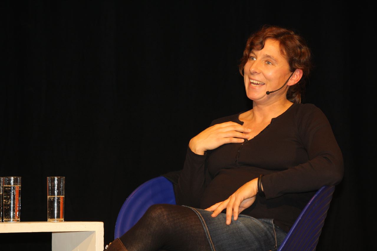 Juli Zeh im Gespräch auf der nachgefragt-Bühne