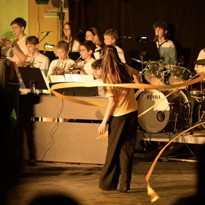 Die Schulband des Rotteck-Gymnasiums bei einem Auftritt